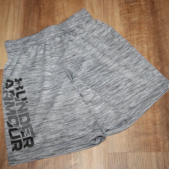 LN! Boy's SIZE 6 Gray & Black Marled UNDER ARMOUR Dri Fit Logo Shorts - Picture 1 of 3